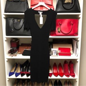 Shoulder Point Open Back Body con
Knit Dress